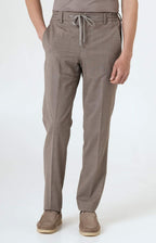 Pantalone "Leisure Fit" in lana stretch ultra-light