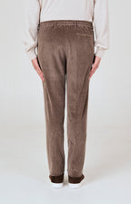 Pantalone "Leisure Fit" in velluto stretch