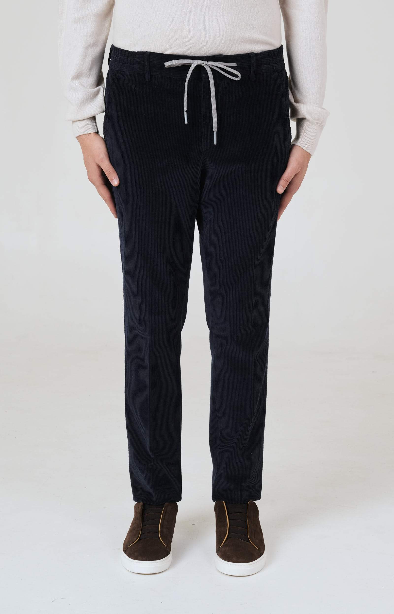 "Leisure Fit" trousers in stretch velvet