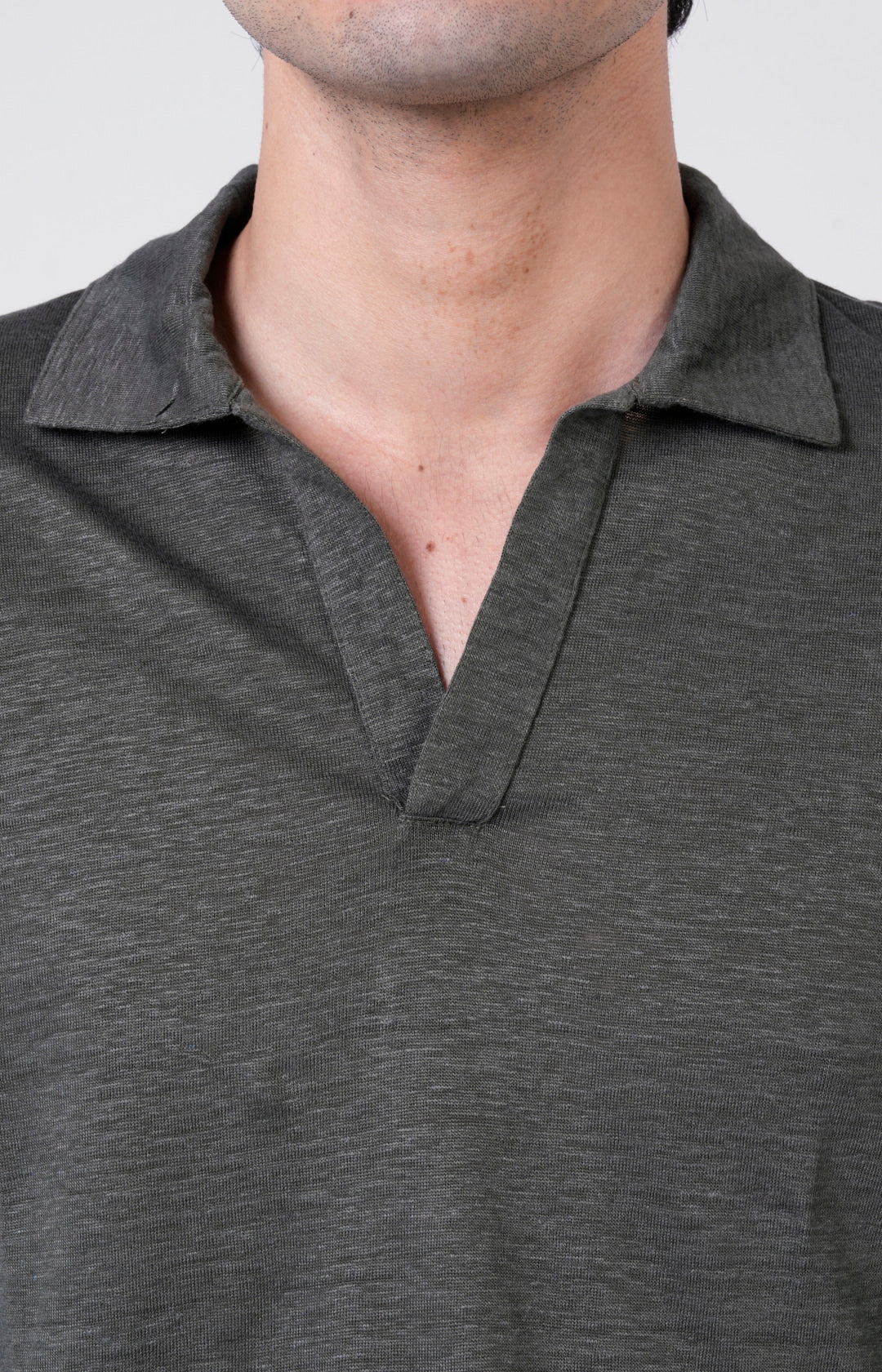 Long-sleeved polo shirt in ultra-light linen jersey