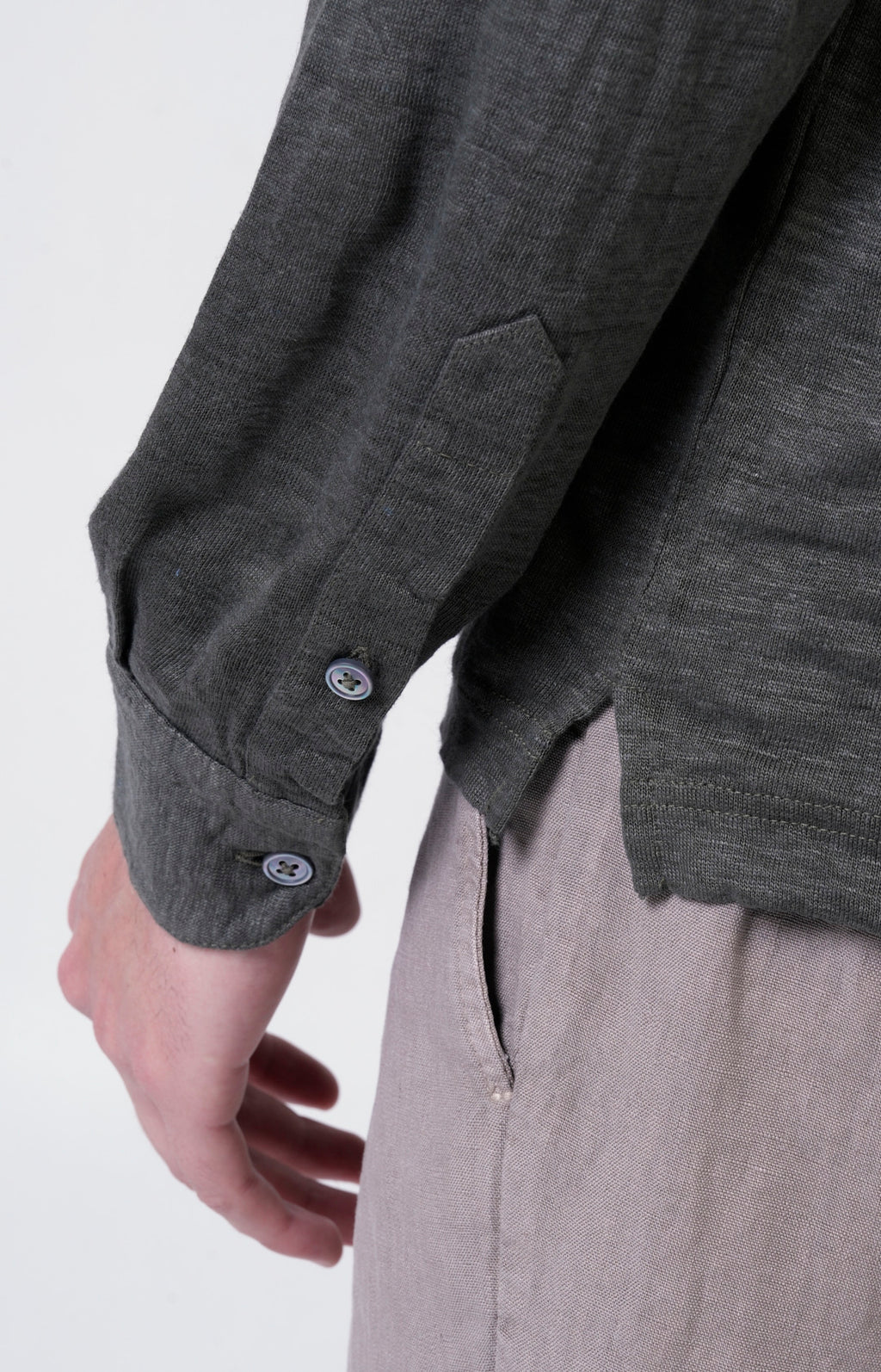 Long-sleeved polo shirt in ultra-light linen jersey