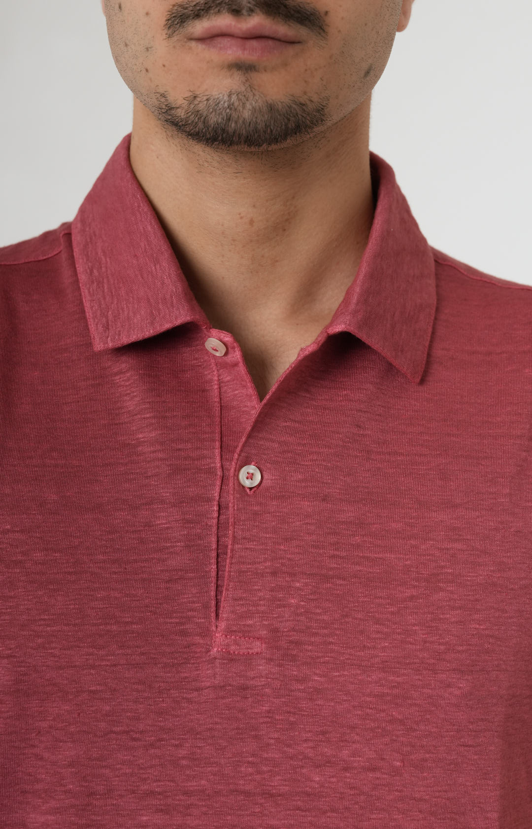 Short-sleeved polo shirt in ultra-light linen jersey