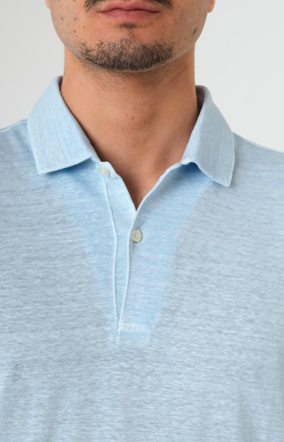 Short-sleeved polo shirt in ultra-light linen jersey