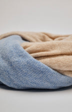 Two-tone cashmere neck warmer