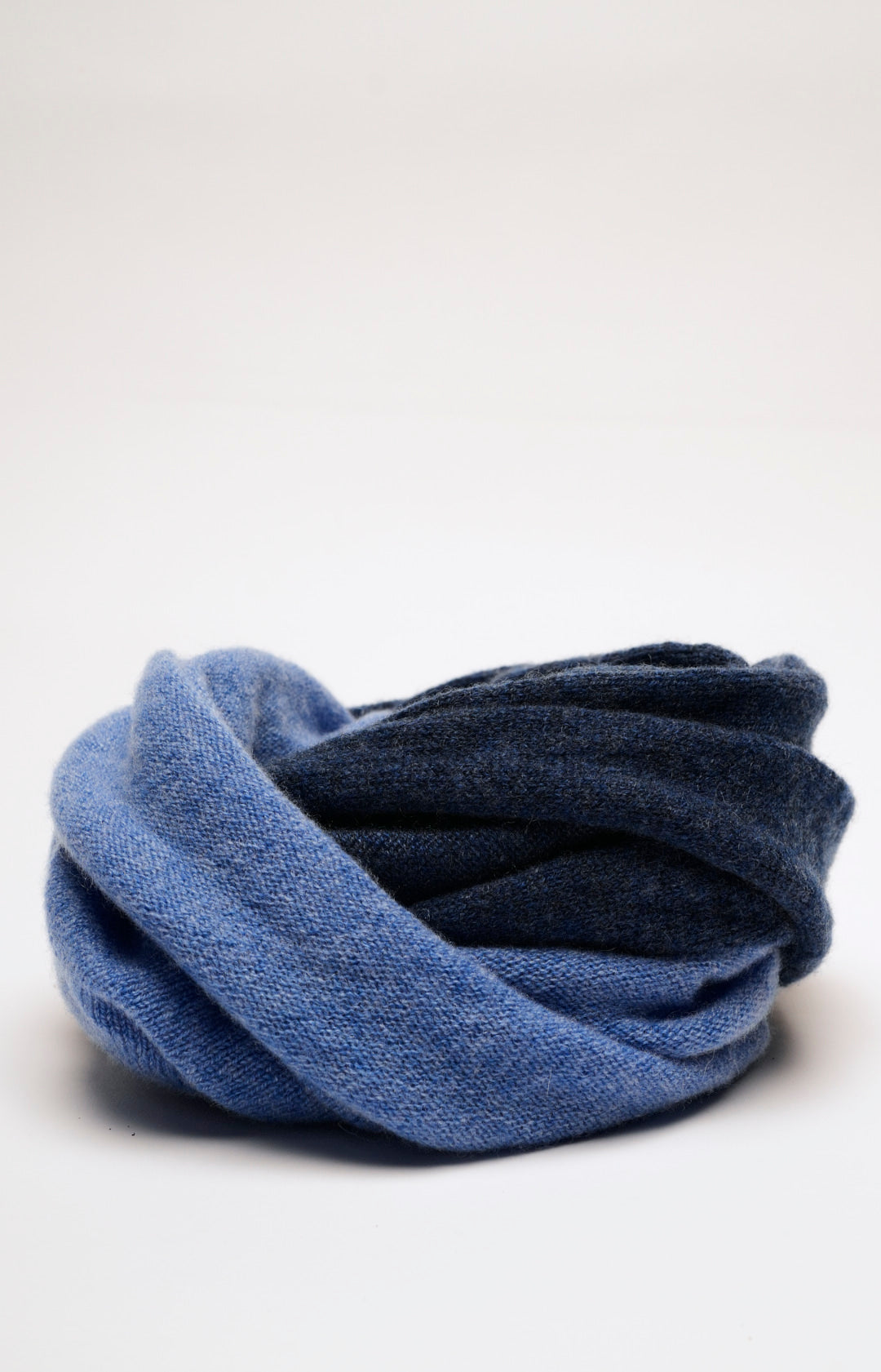 Two-tone cashmere neck warmer