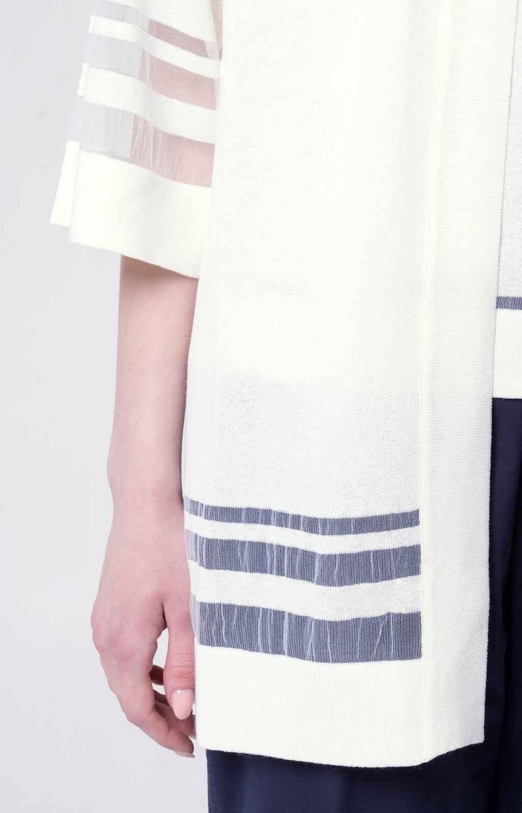 Twin-set in maglia con inserti in tulle