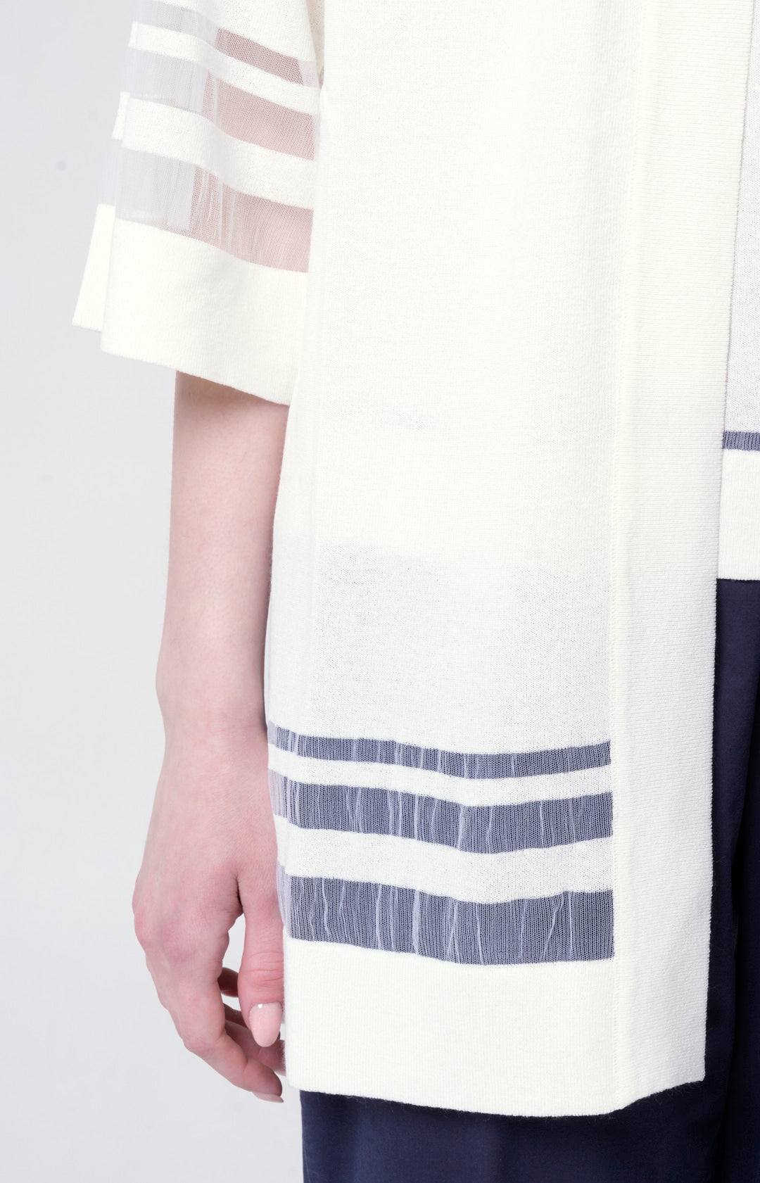 Twin-set in maglia con inserti in tulle