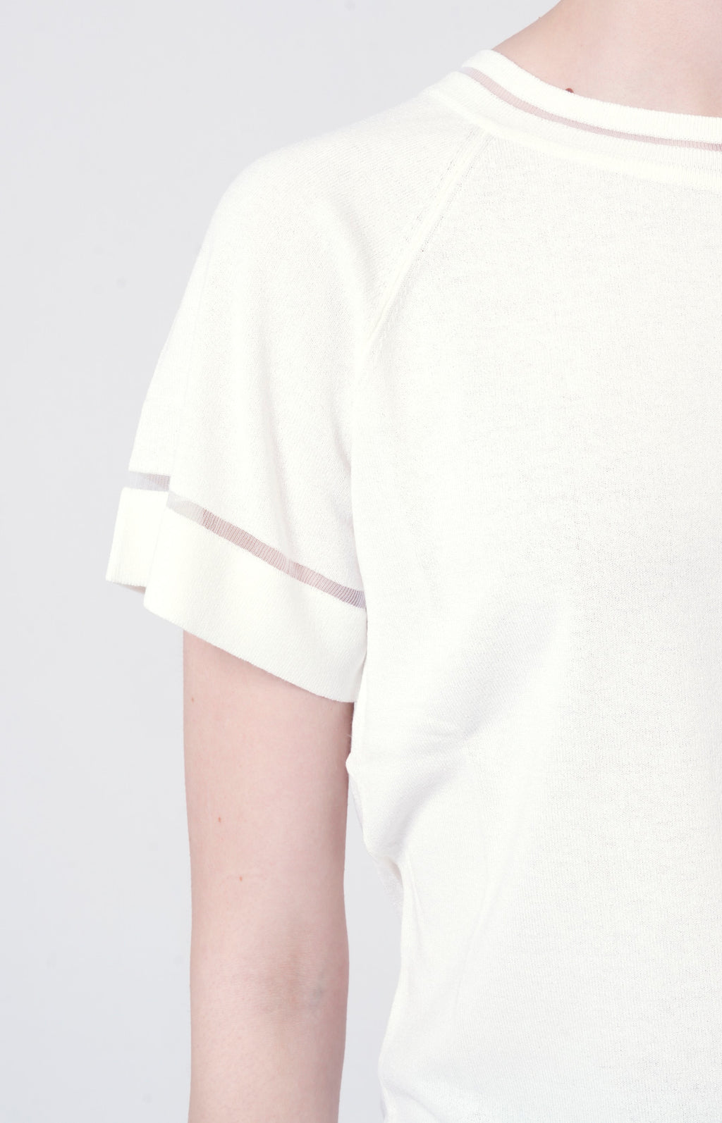 Twin-set in maglia con inserti in tulle